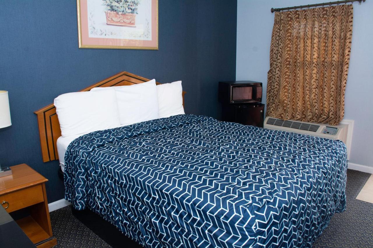 At 9 Motel 3*