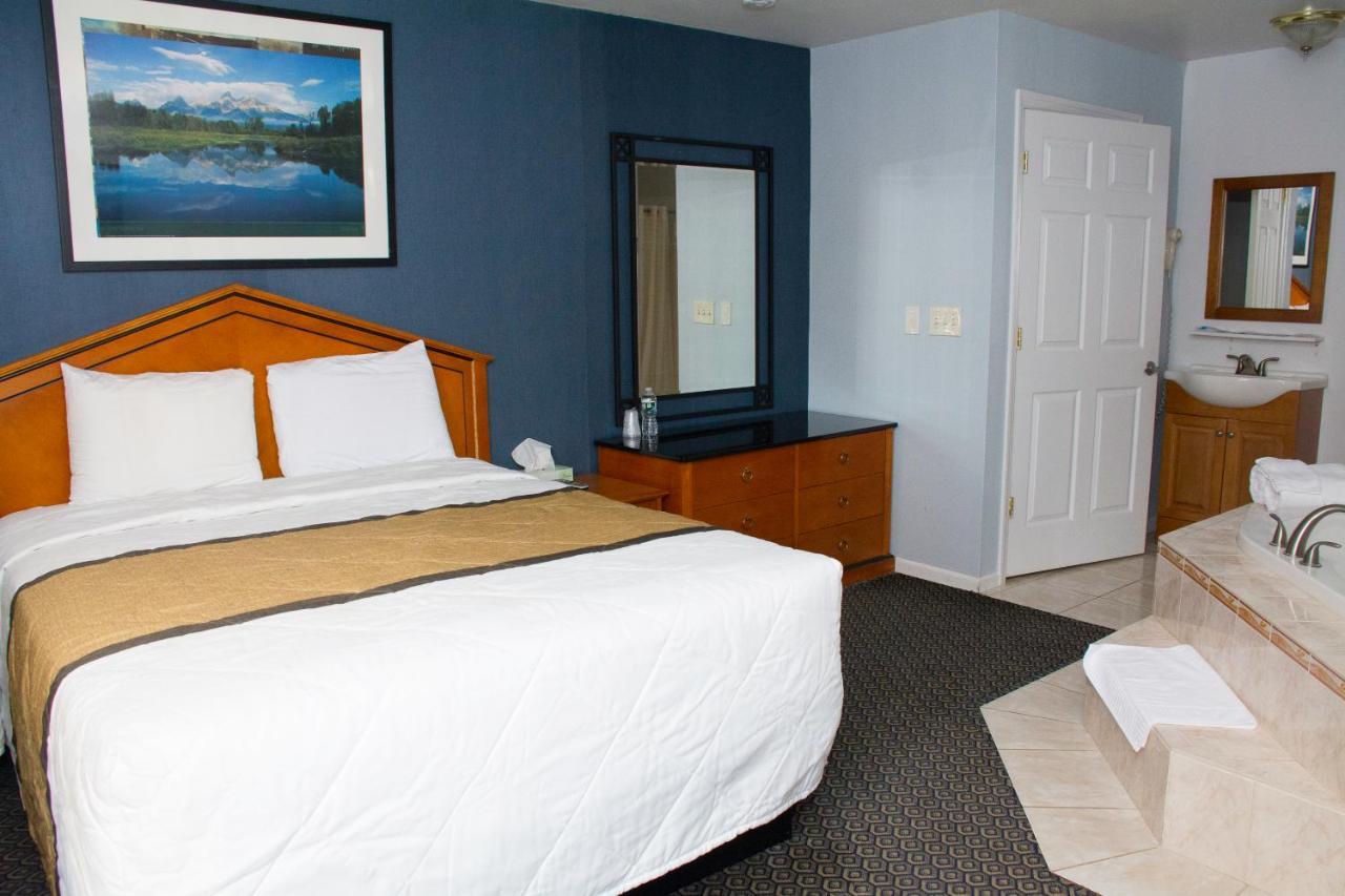 Motel At 9 Howell
