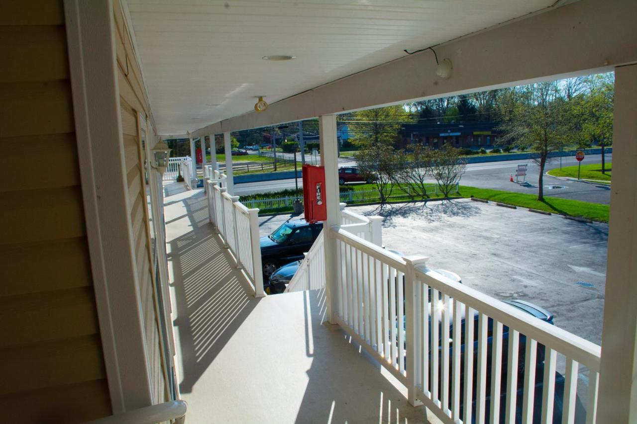 Motel At 9 3*