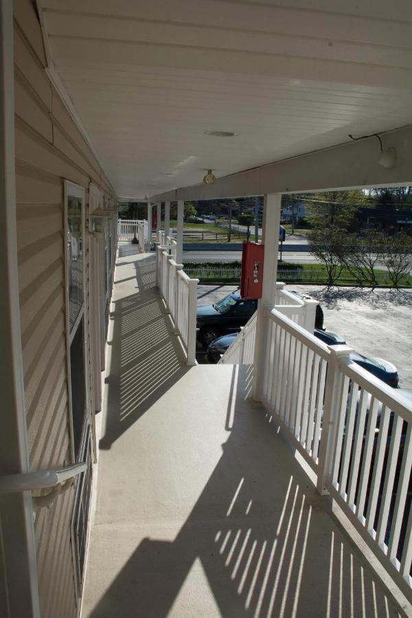 Motel At 9 3*